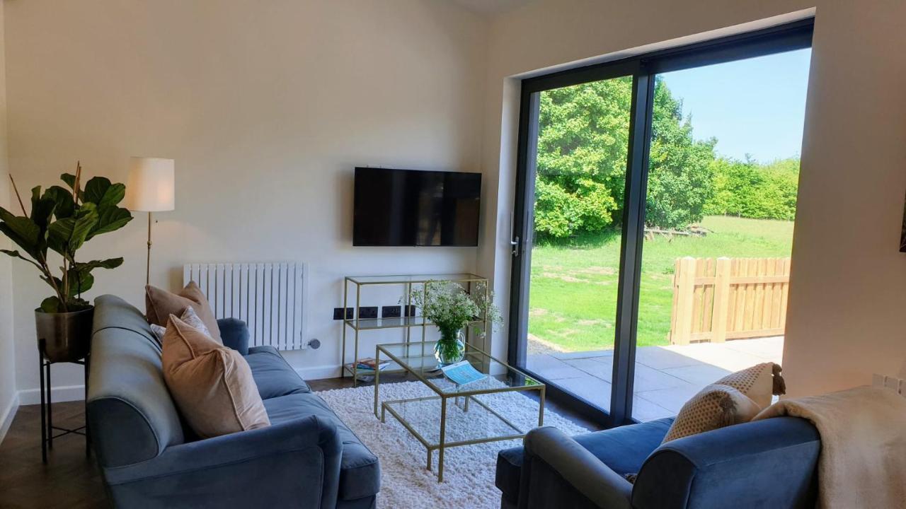 Finest Retreats - Blackbarn Wood Balsham Exterior photo